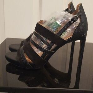 H&M, Black heels with textured straps